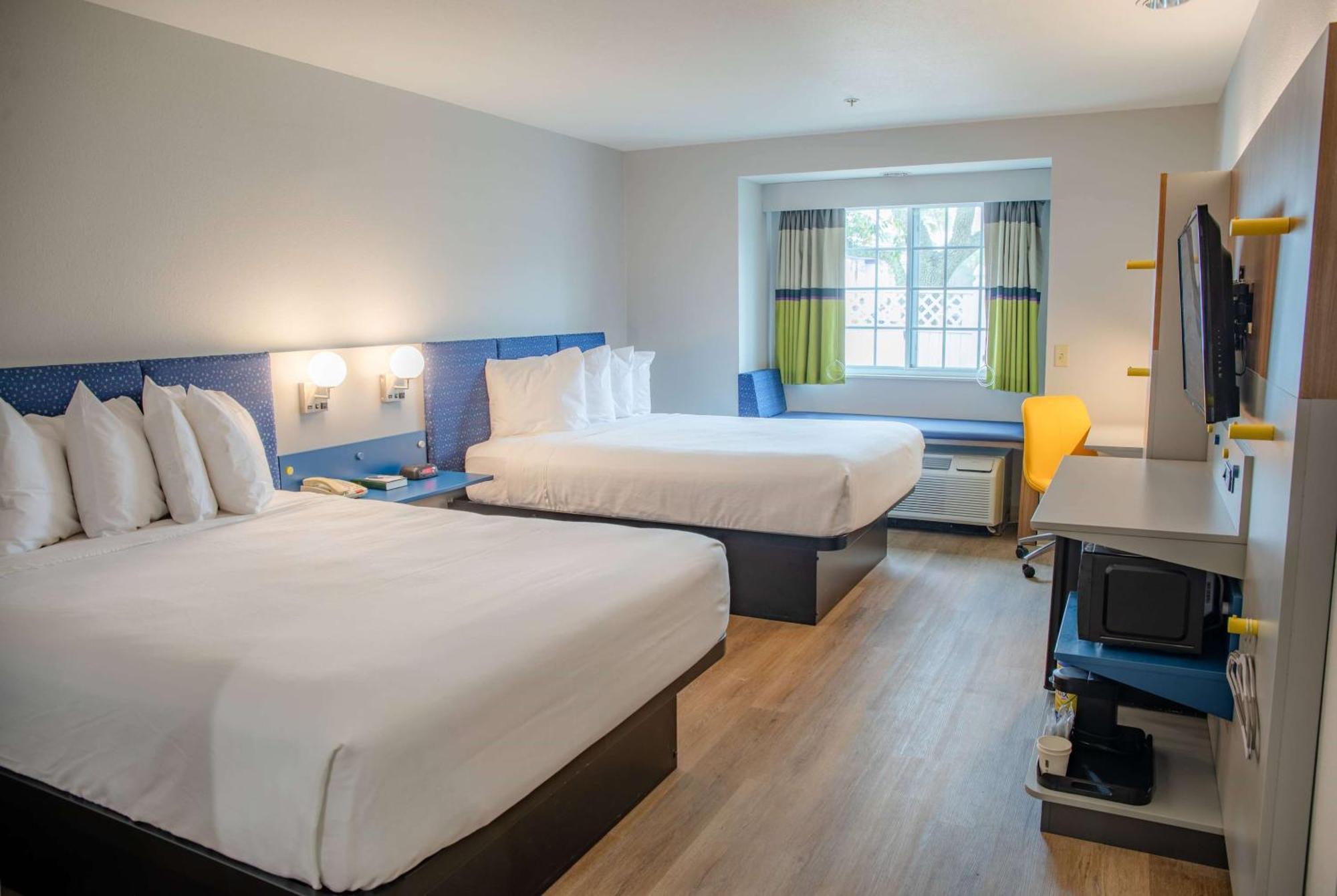Microtel Inn & Suites By Wyndham Kingsland Naval Base I-95 Екстериор снимка